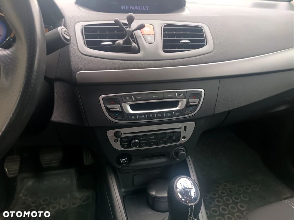 Renault Fluence 1.6 16V Limited - 10