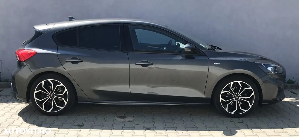 Ford Focus 1.5 Ecoboost ST-Line - 9
