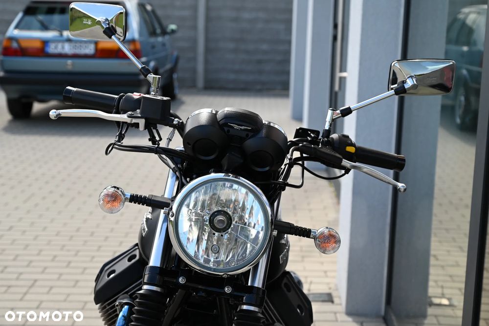 Moto Guzzi V7 - 38