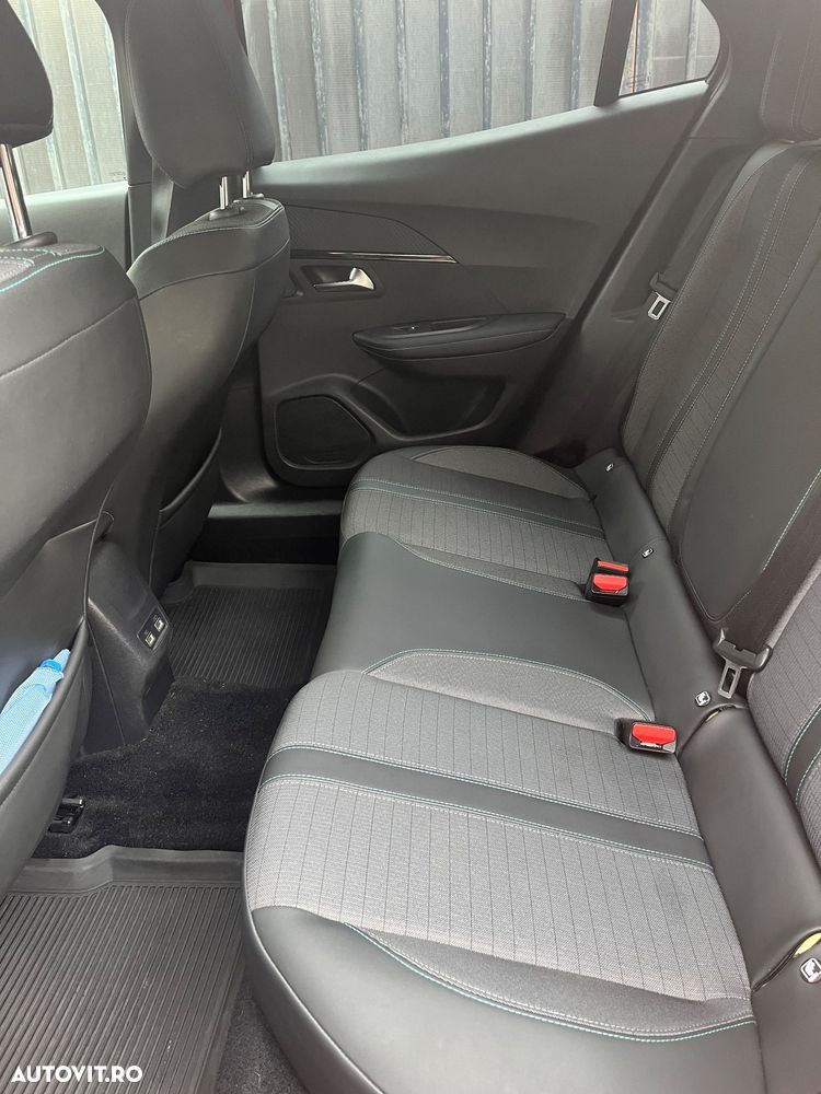 Peugeot 2008 1.2 L PureTech STT EAT8 Allure - 9