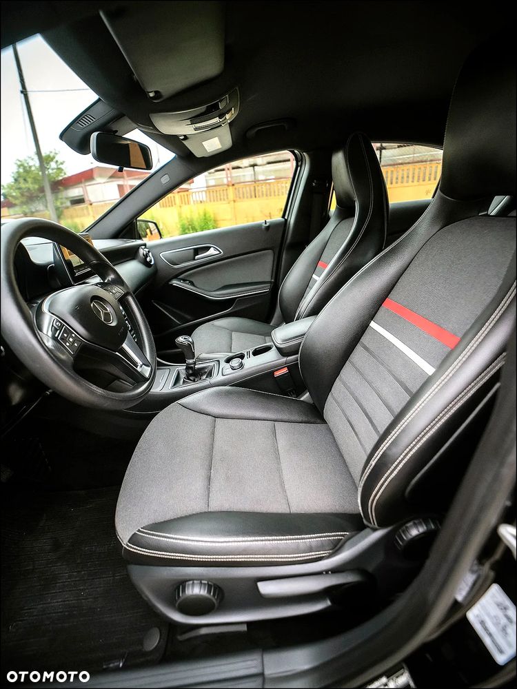 Mercedes-Benz Klasa A 180 (BlueEFFICIENCY) Urban - 31