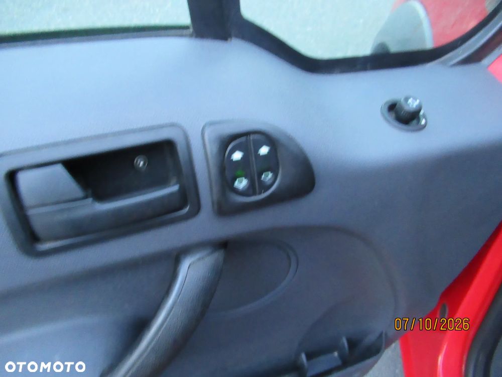 Ford Transit Connect - 12