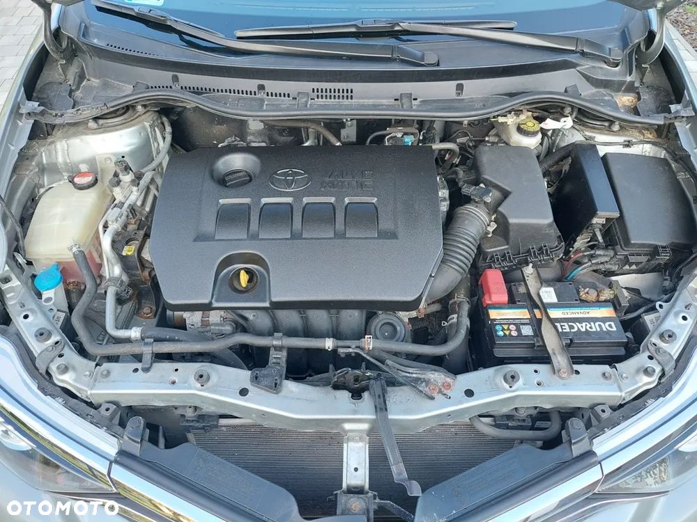 Toyota Auris 1.6 Premium - 21