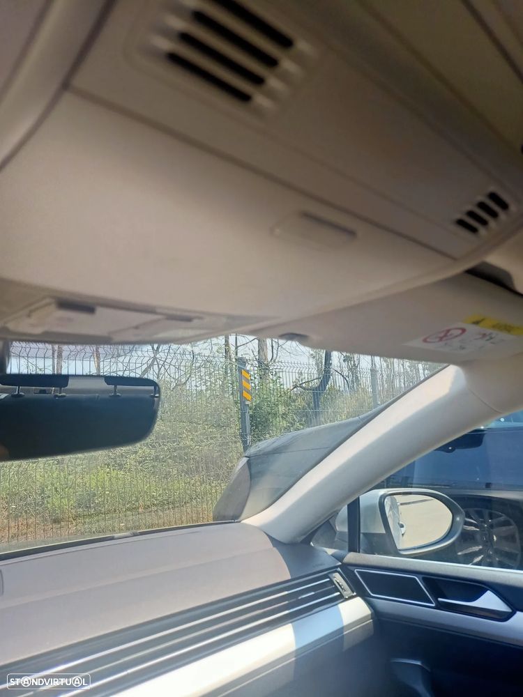 VW Passat 1.6 TDI Confortline - 38