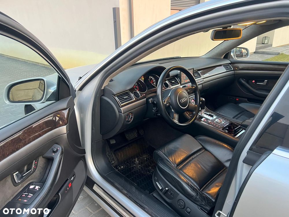 Audi A8 4.2 Quattro - 10