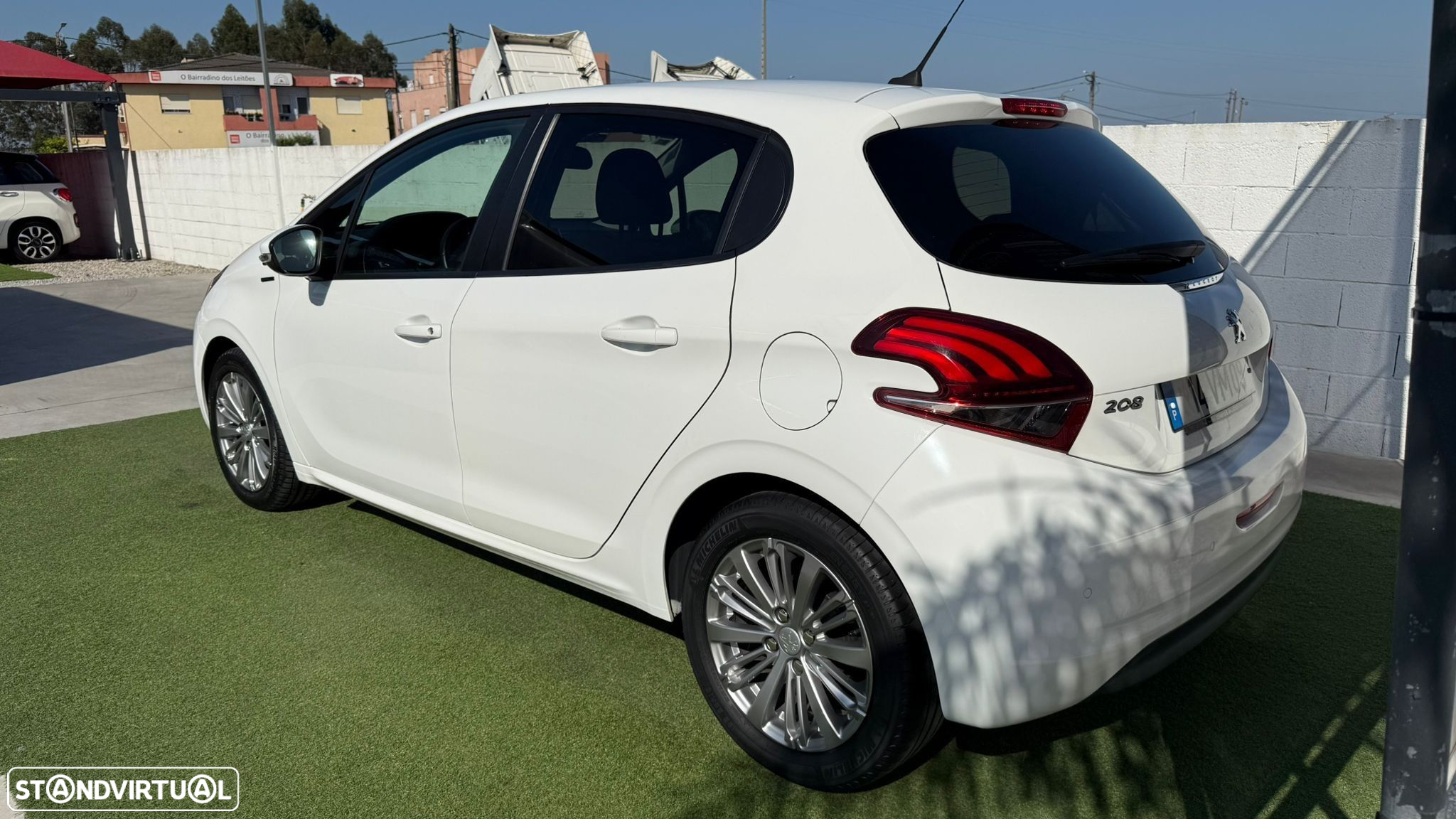 Peugeot 208 1.2 PureTech Signature - 11