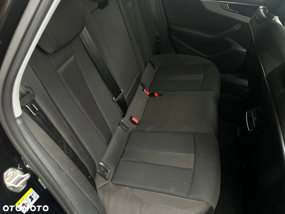 Audi A4 Limousine - 12