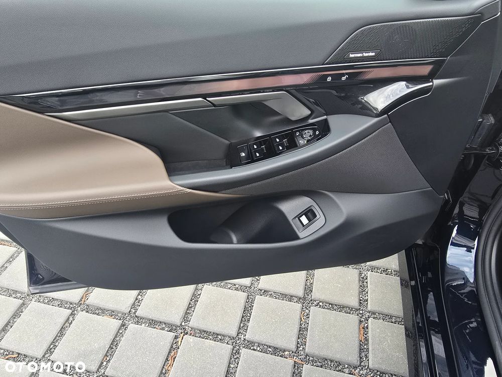 BMW Seria 5 520d xDrive mHEV M Sport - 9