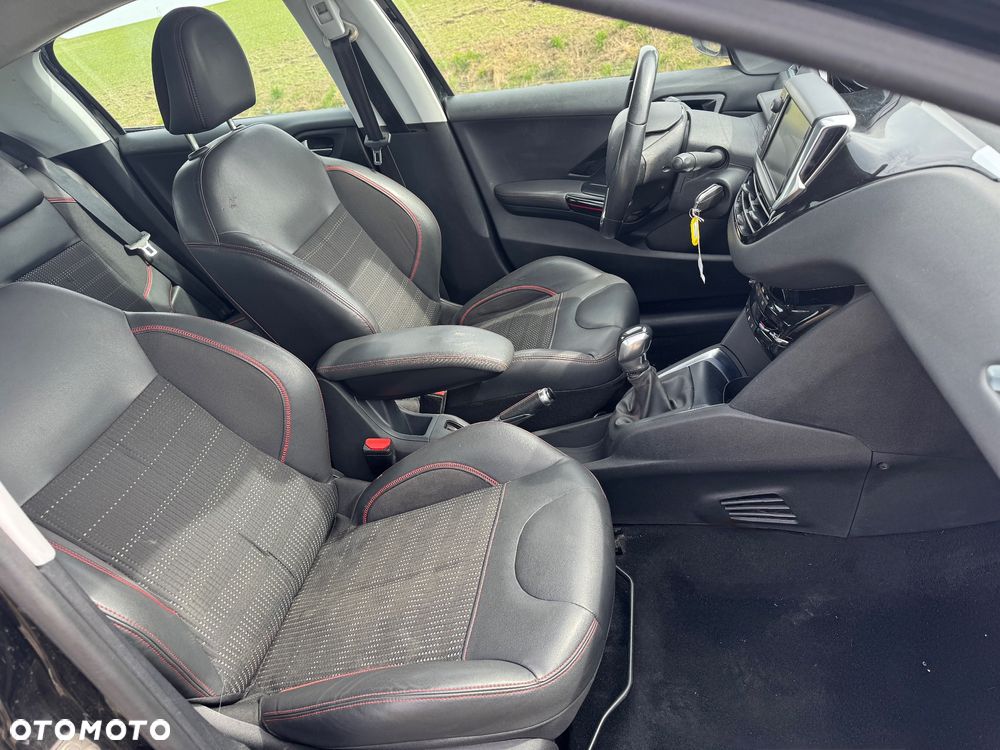 Peugeot 208 e-HDi FAP 92 Stop&Start Allure - 11