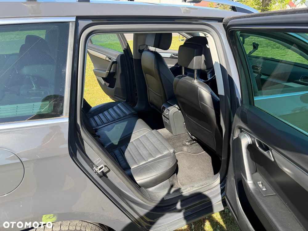 Volkswagen Passat 2.0 TDI Highline - 9
