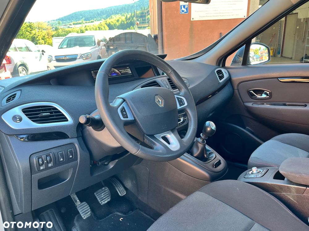 Renault Scenic dCi 110 Paris - 20