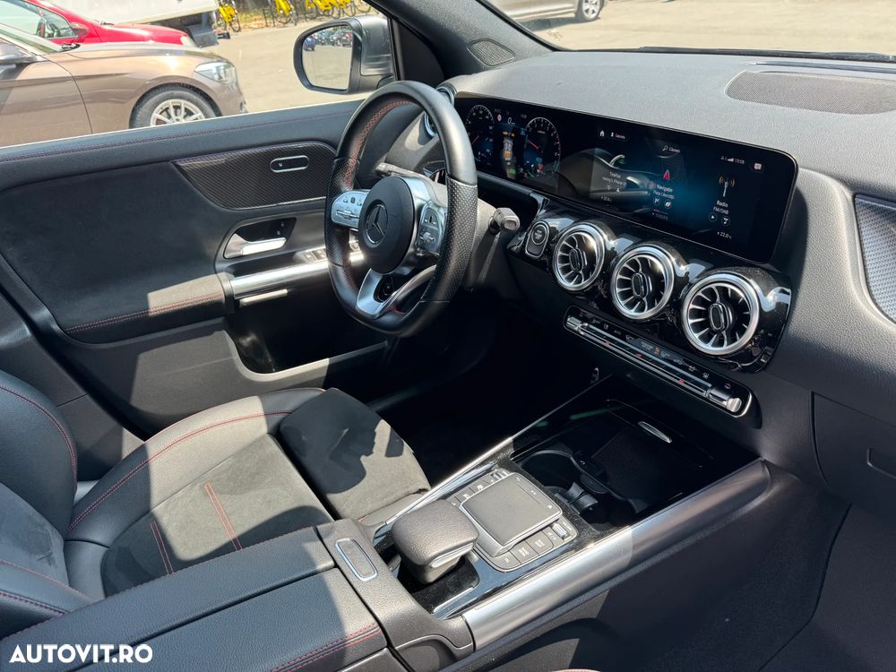 Mercedes-Benz GLA - 22