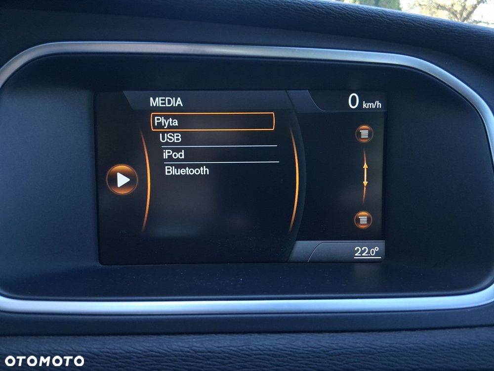 Volvo V40 - 24