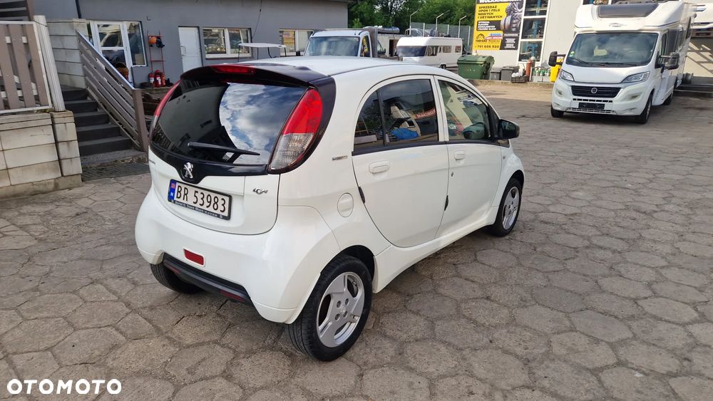 Peugeot iOn Standard