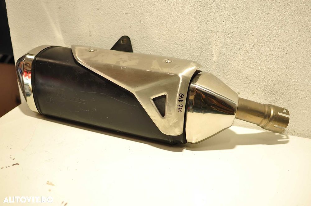 Scarite toba Suzuki GSR750 - 1