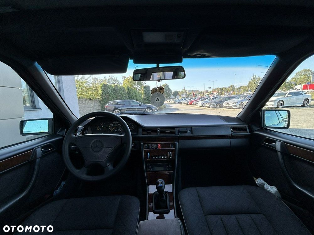 Mercedes-Benz Klasa E - 9