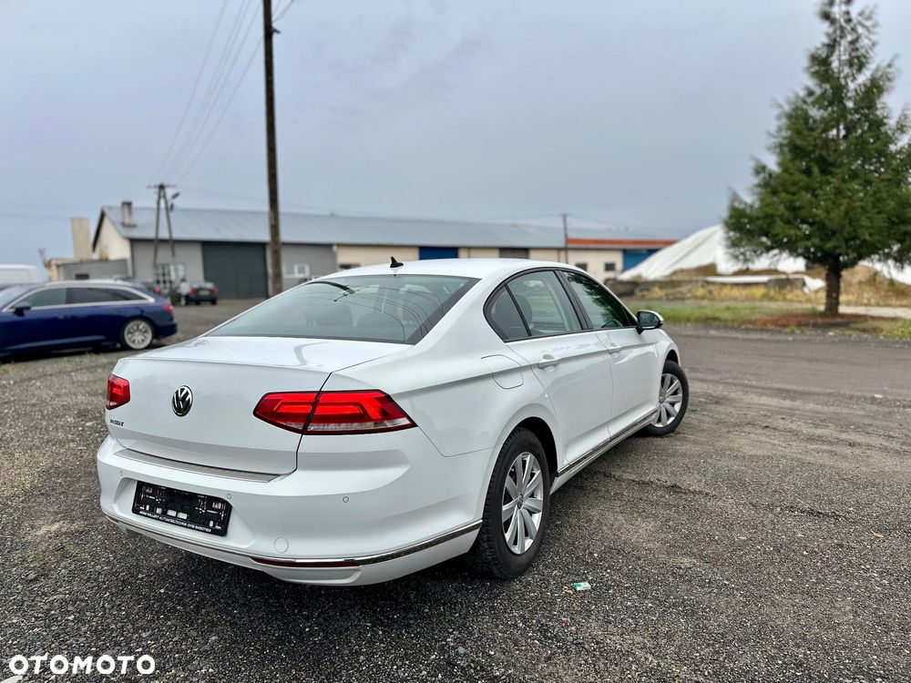 Volkswagen Passat 1.6 TDI (BlueMotion Technology) Trendline - 3