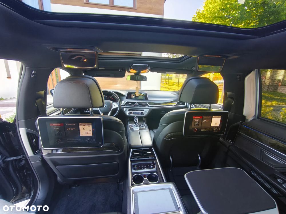 BMW Seria 7 750Li xDrive - 23