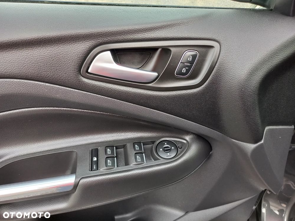 Ford Kuga 1.5 TDCi 2x4 Titanium - 22