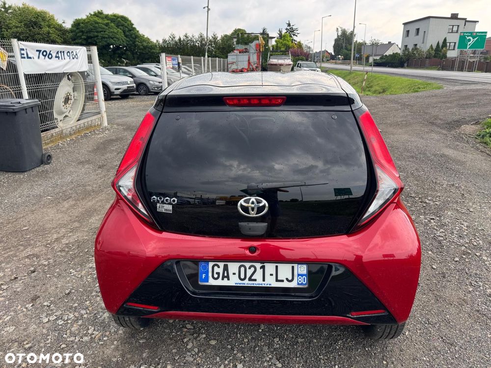 Toyota Aygo x.shift x-play connect - 4