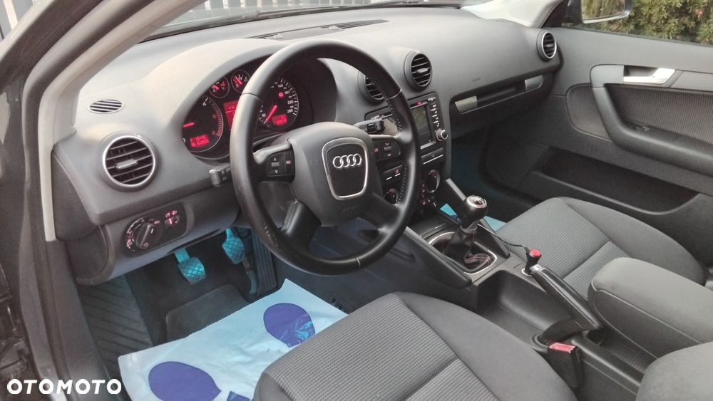 Audi A3 Sportback 2.0 TDI Ambiente - 5