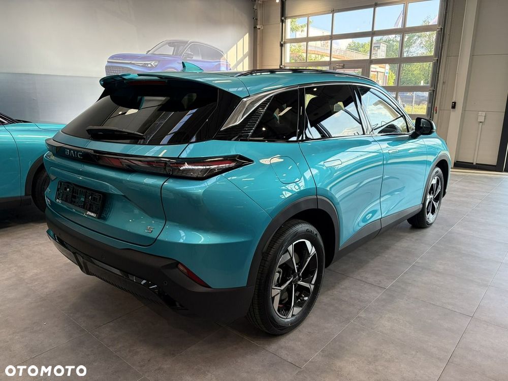 BAIC 5 - 5