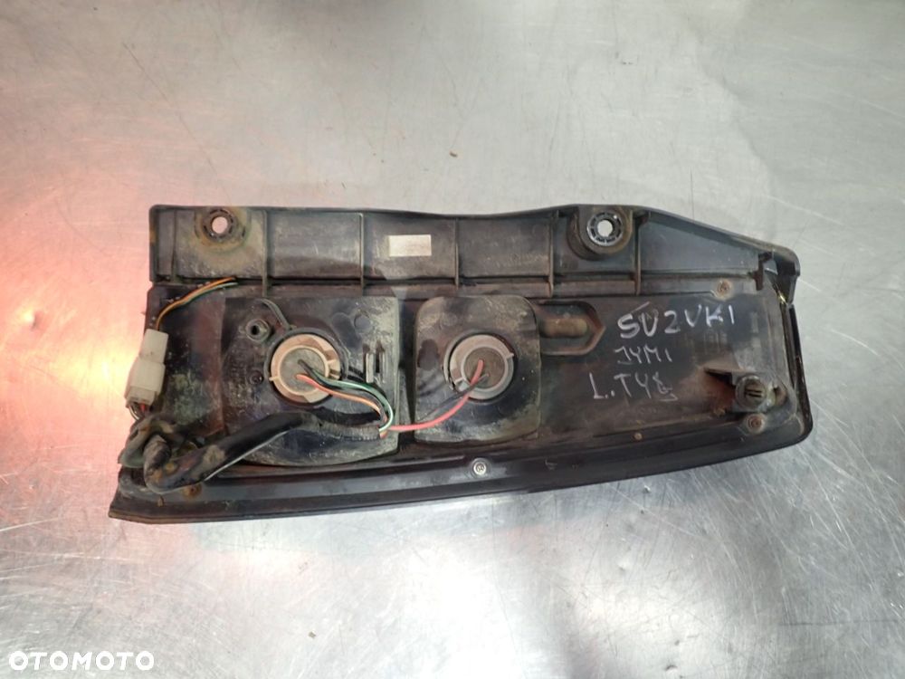 LAMPA LEWA TYLNA SUZUKI JIMNY III - 4