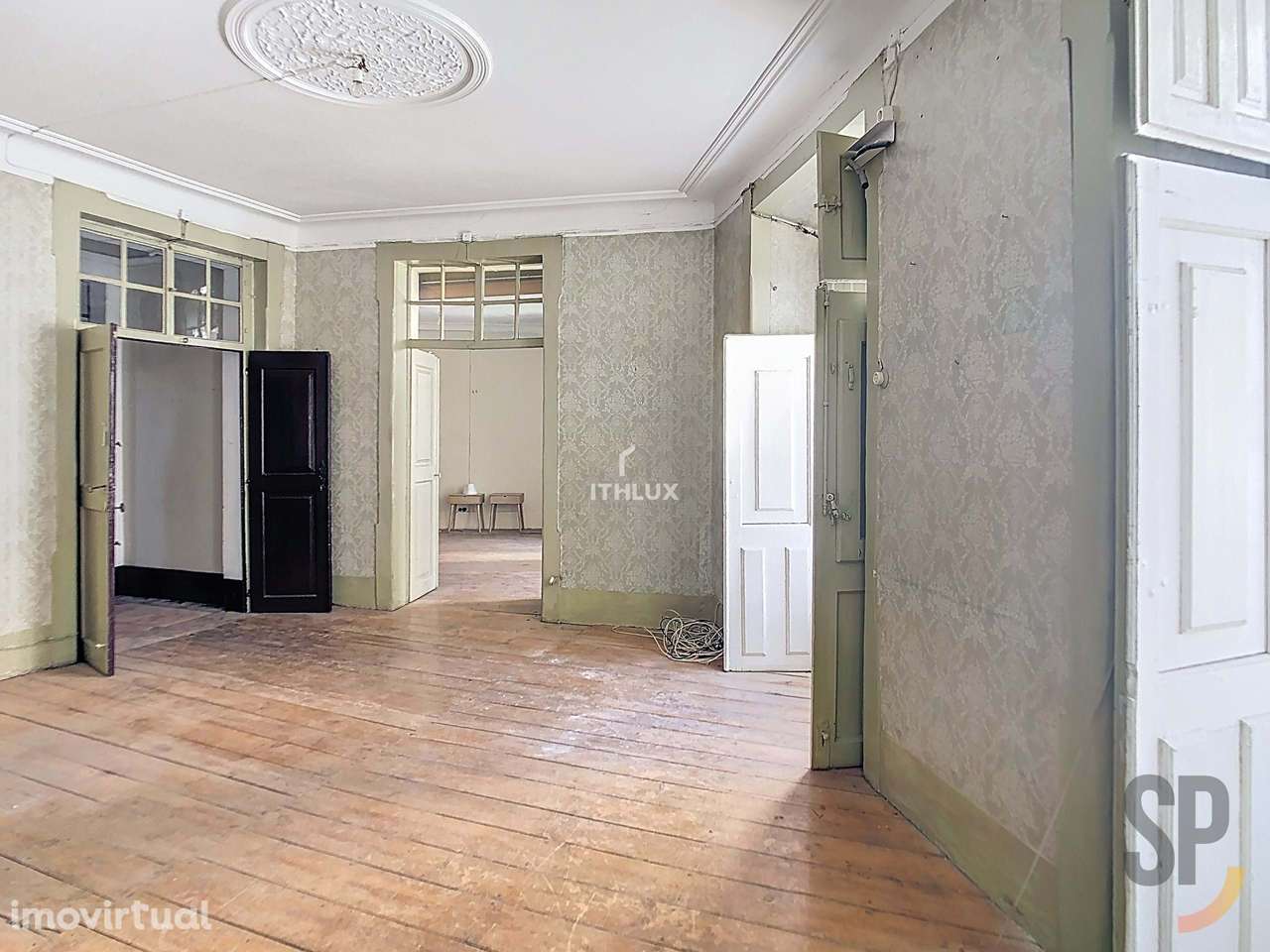 Viver ou Investir no Coração de Elvas – Um Imóvel Único com Potencial - Grande imagem: 2/54