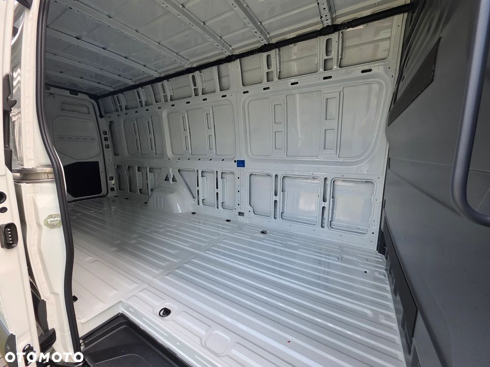 Mercedes-Benz Sprinter 317 CDI Furgon PRO Ekstra Długi 4325+mm - 13