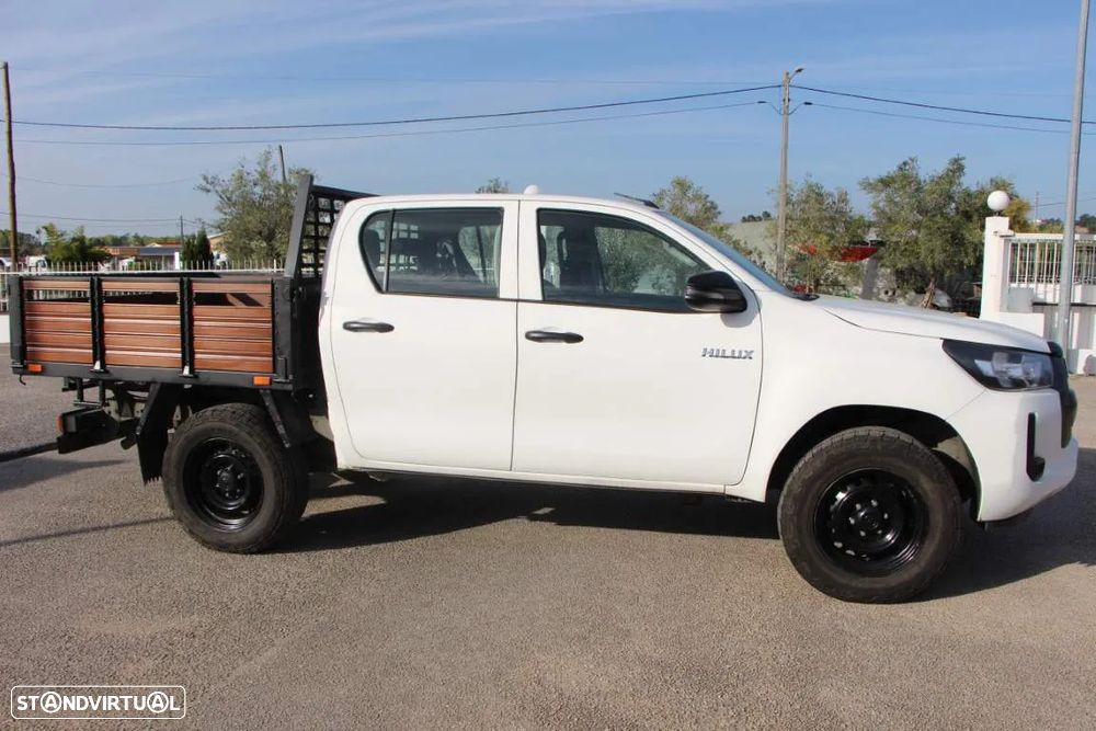 Toyota Hilux 2.4 D-4D 4WD CD CH - 15