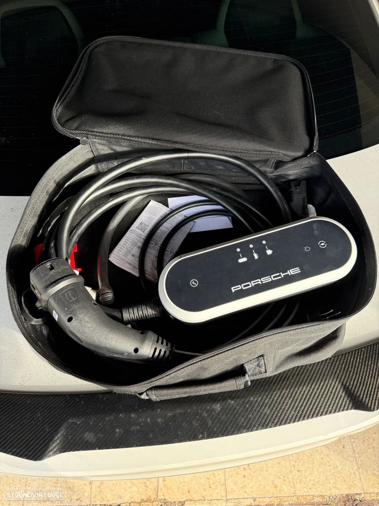 Porsche Taycan Turbo - 18