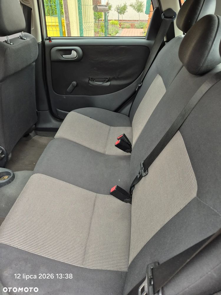 Opel Corsa 1.4 16V - 6