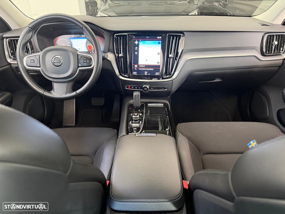 Volvo V60 2.0 T8 AWD TE Momentum Plus - 5
