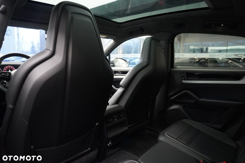 Porsche Cayenne - 29