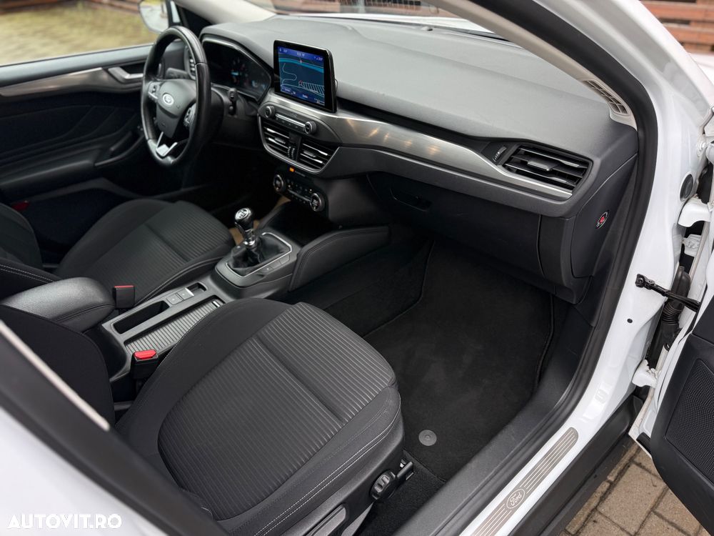 Ford Focus 1.5 EcoBlue Start-Stopp-System TITANIUM STYLE - 17