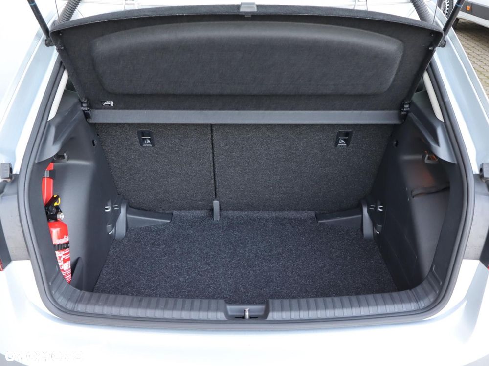 Skoda Fabia 1.0 Selection - 8