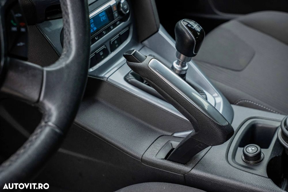 Ford Focus 1.6 EcoBoost Start Stop Titanium - 24