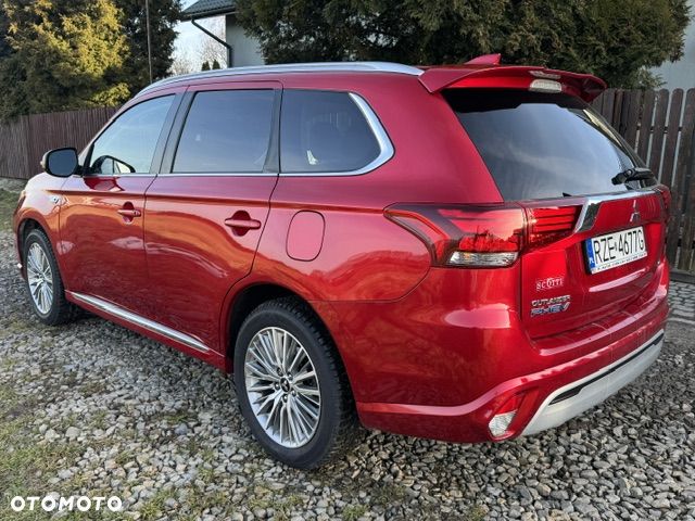 Mitsubishi Outlander - 7