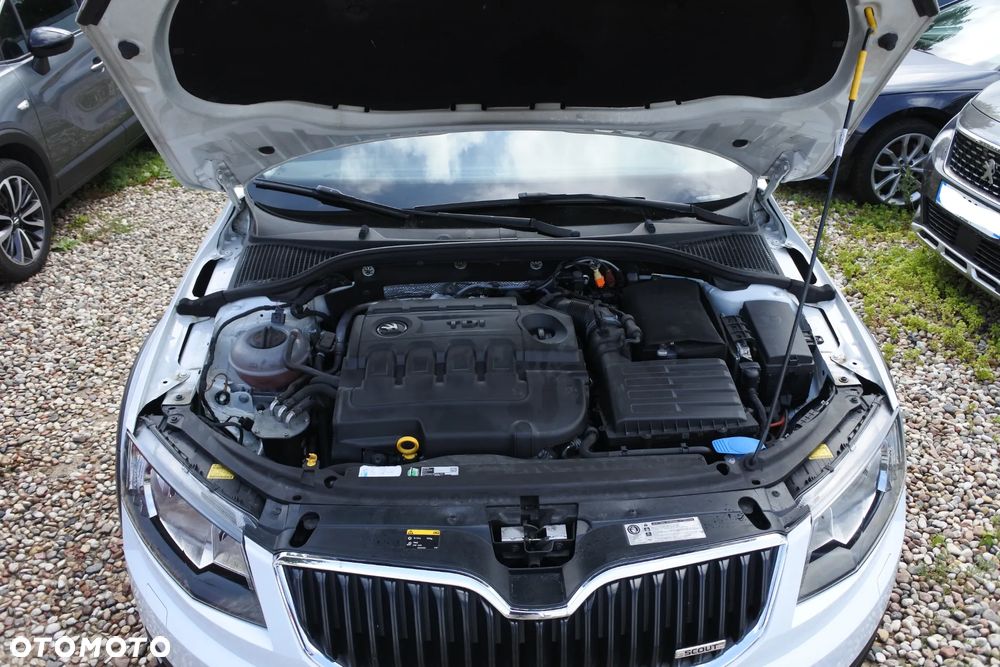 Skoda Octavia Scout 2.0 TDI 4x4 DSG - 33