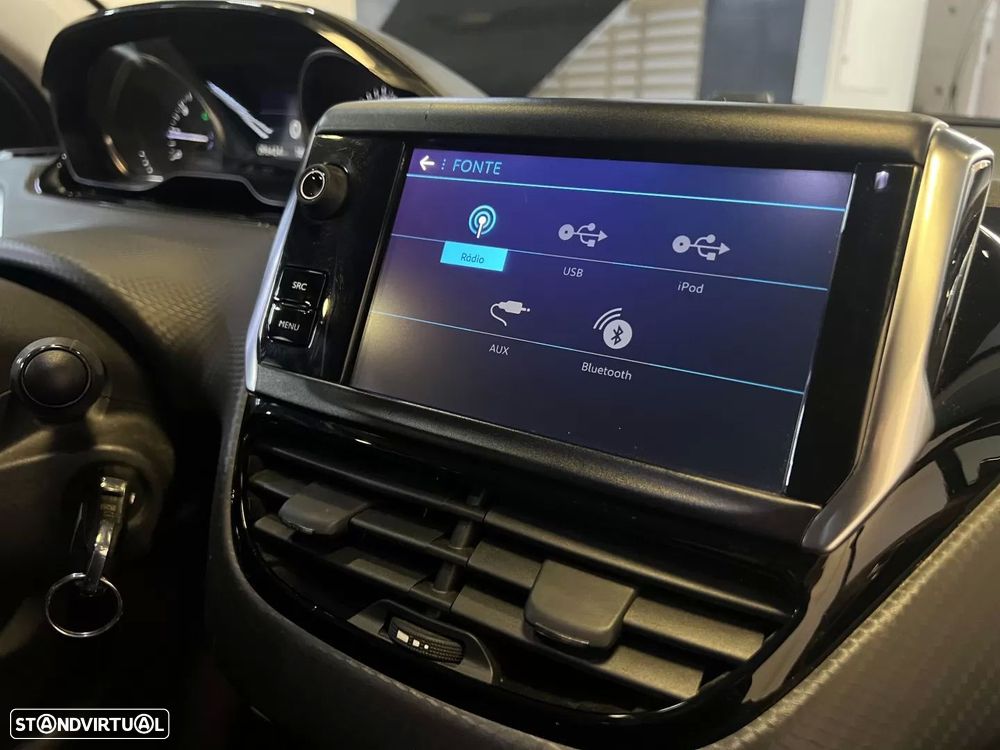 Peugeot 2008 1.2 PureTech GT Line — fotografia 39