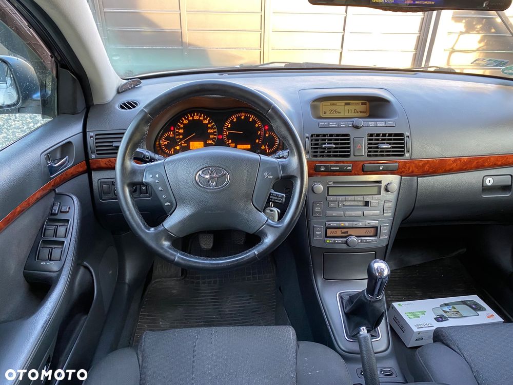 Toyota Avensis 2.0 VVT-i Sol - 12