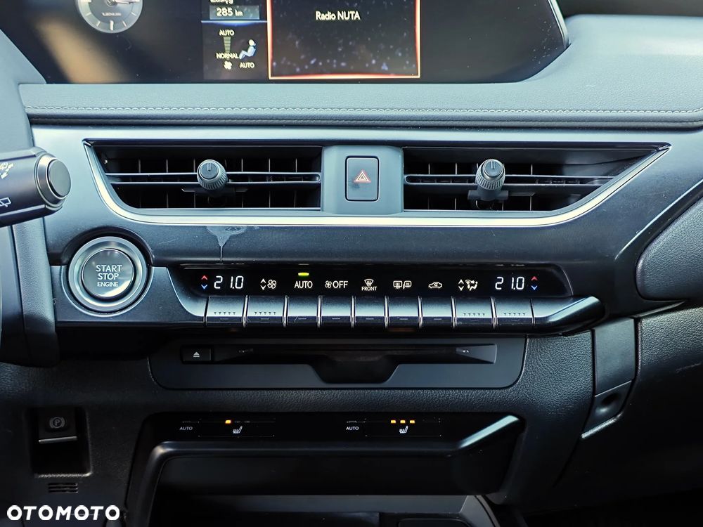 Lexus UX 200 GPF F Impression 2WD - 17