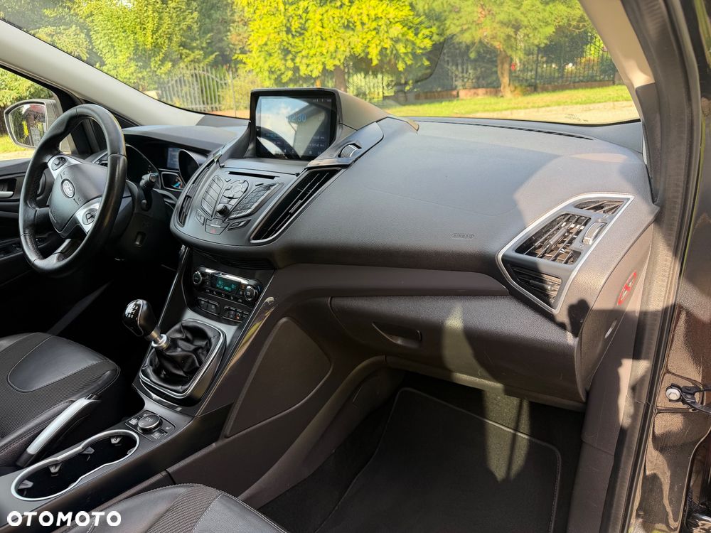 Ford Kuga 2.0 TDCi 4x4 Individual - 26
