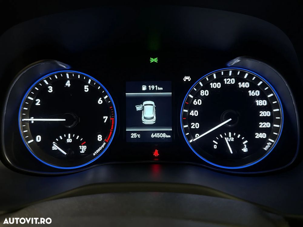 Hyundai KONA - 11