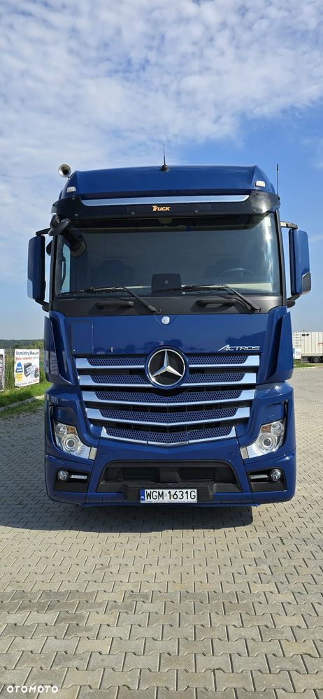 Mercedes-Benz Actros - 3