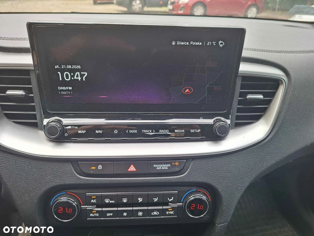 Kia Ceed 1.4 L - 12