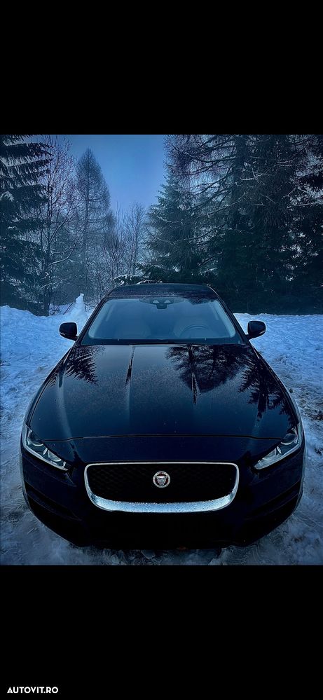 Jaguar XE 2.0 Prestige - 11