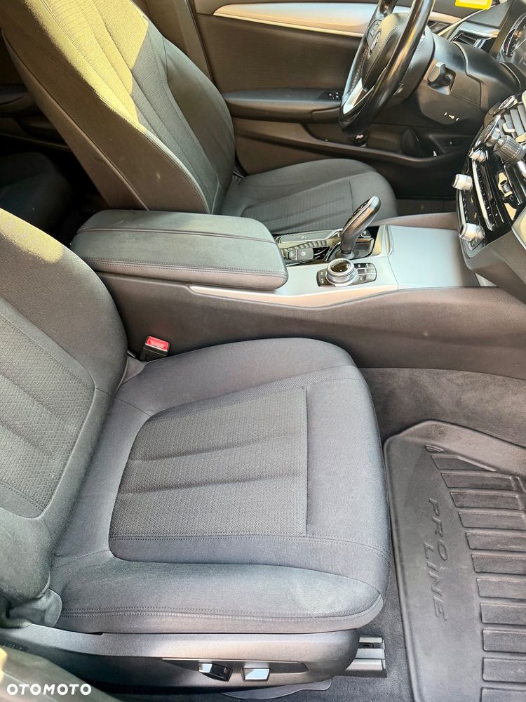 BMW Seria 5 525d - 7
