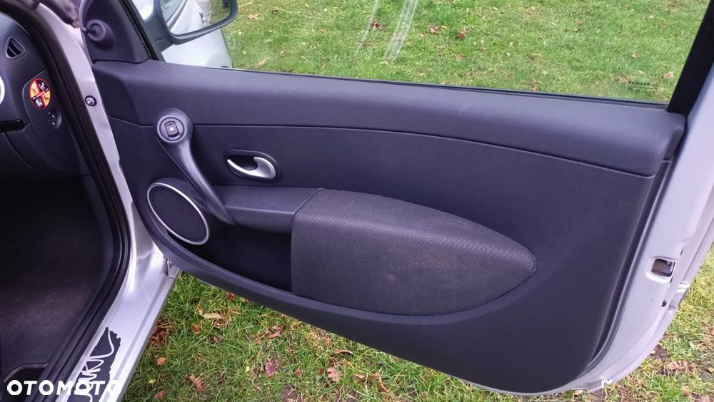 Renault Clio 1.2 16V 75 Collection - 10