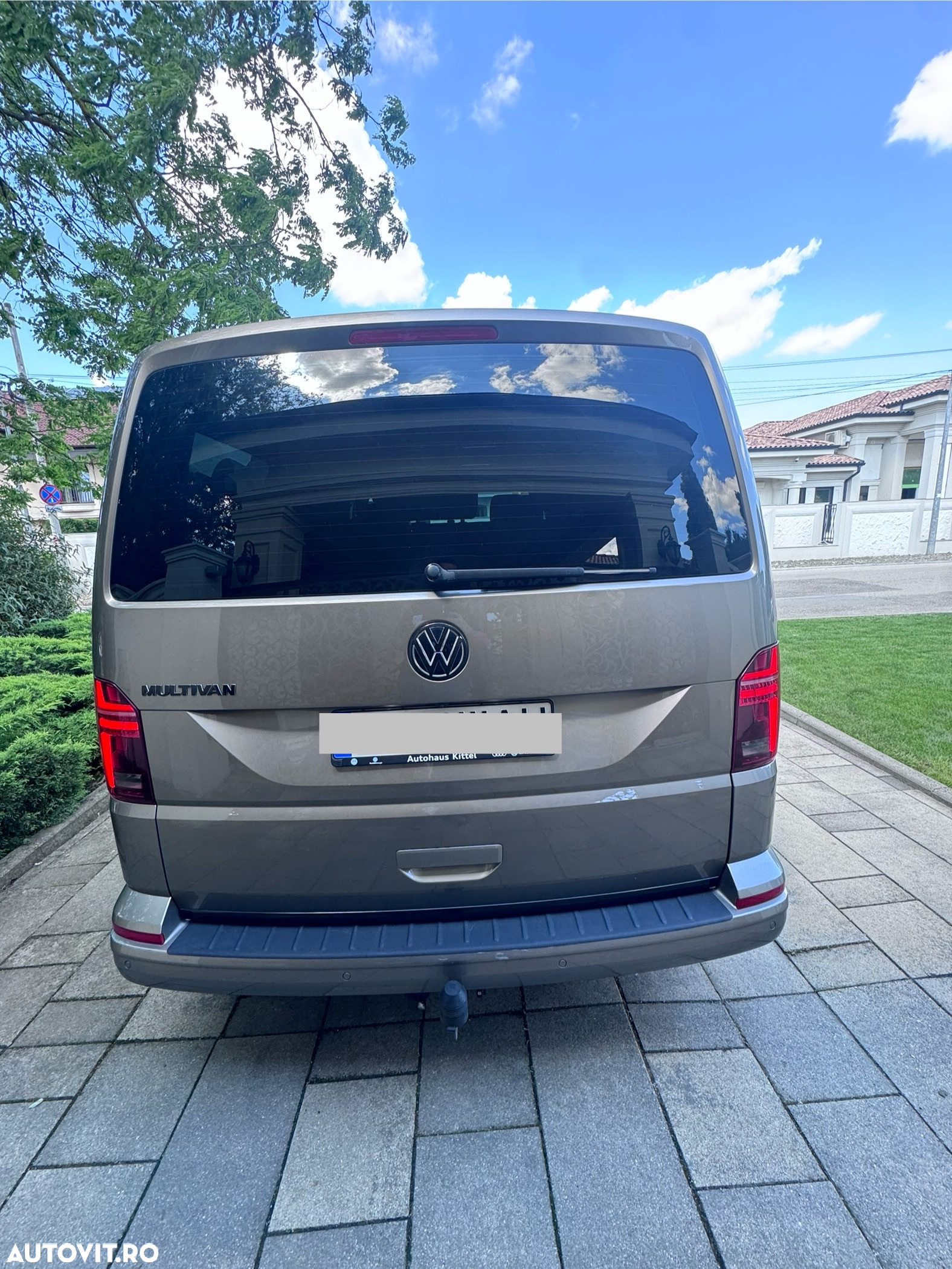 Volkswagen Multivan - 11